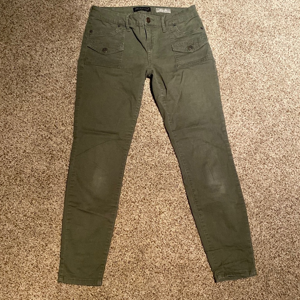AÉROPOSTALE olive green capris 6 regular